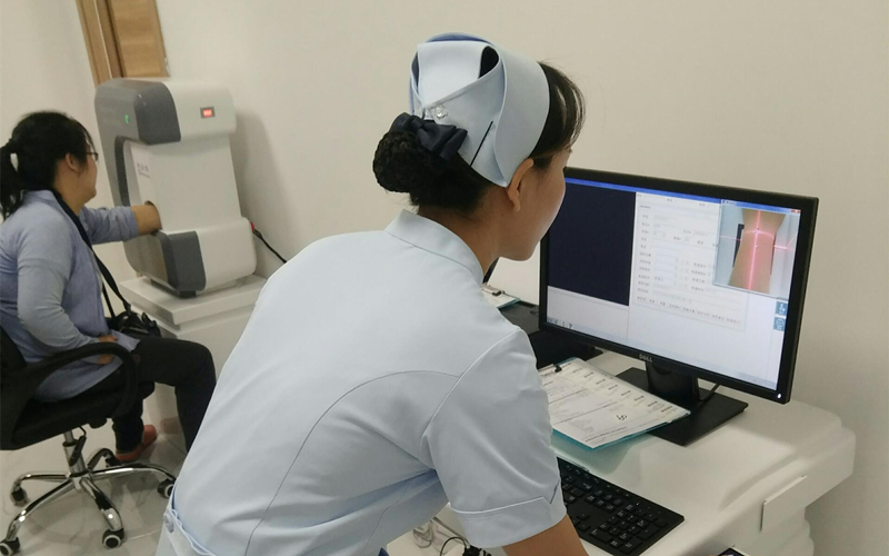 操作醫(yī)生免受任何照射劑量，保證操作醫(yī)生長期操作安全